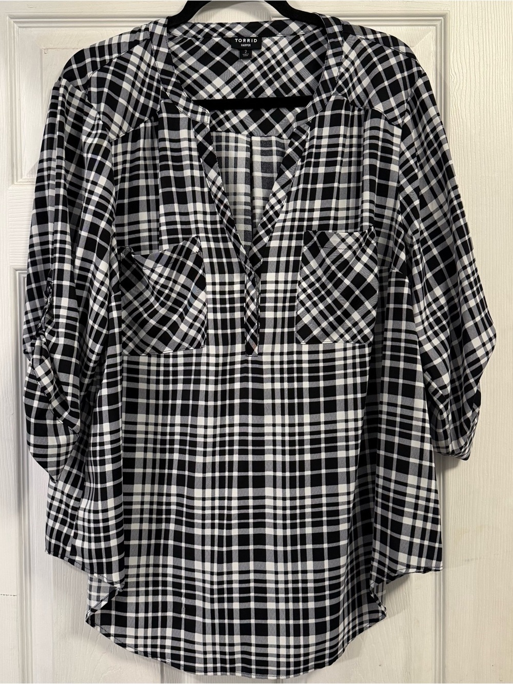 torrid Black & White Plaid V-Neck Roll-Sleeve Tunic